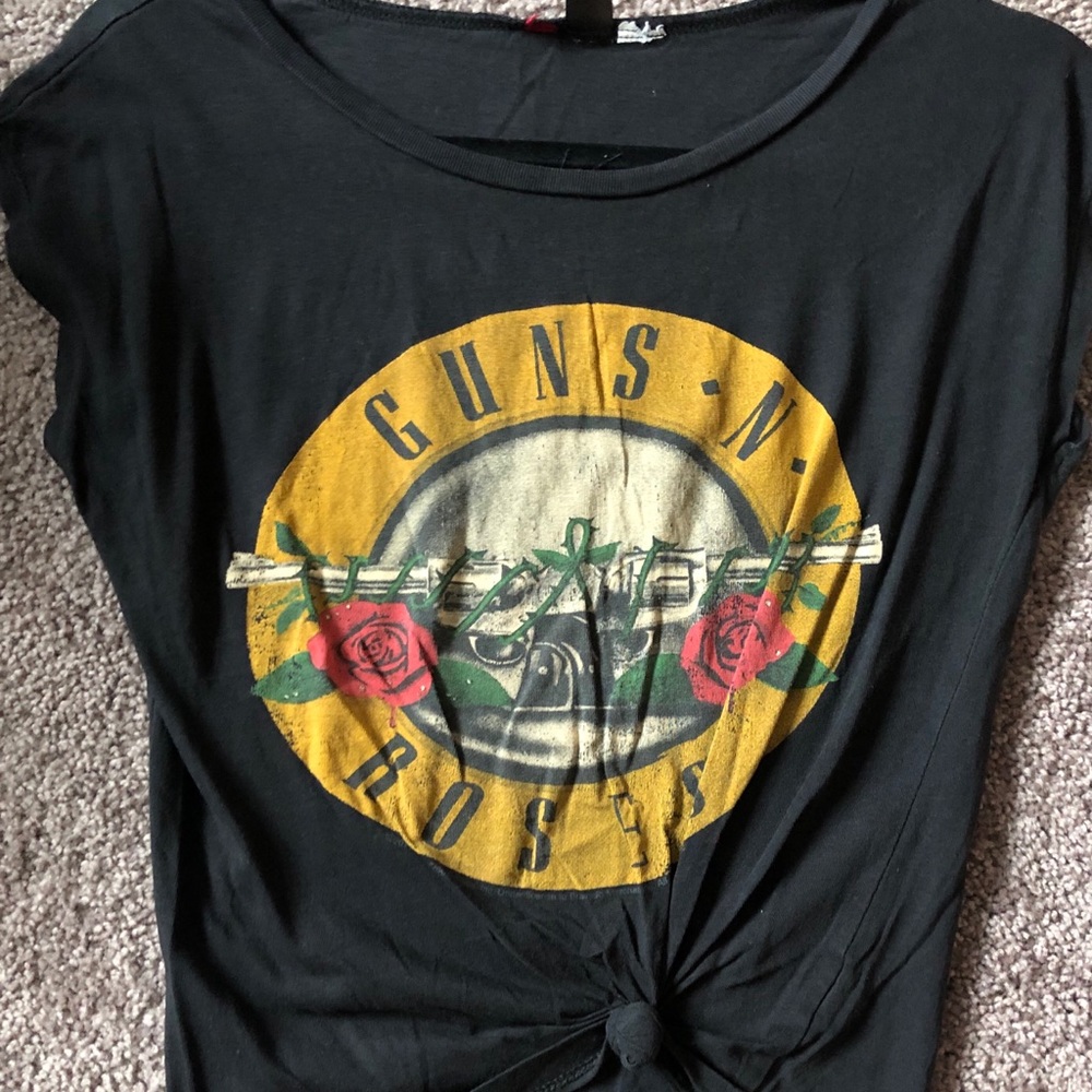 Guns and Roses band T shirt 🌹🖤